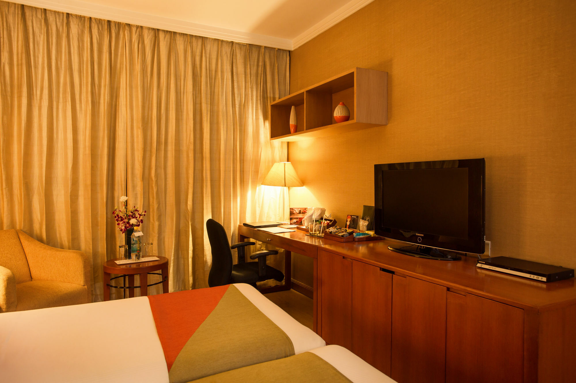 Ellaa Hotel Gachibowli Hyderabad Bagian luar foto